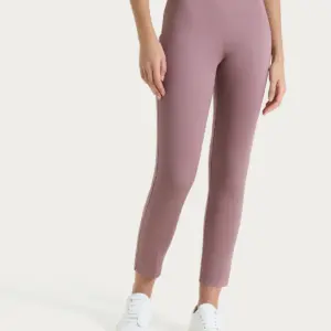PANTALONE CAPRI CON SPACCHETTI IN SATIN POWER