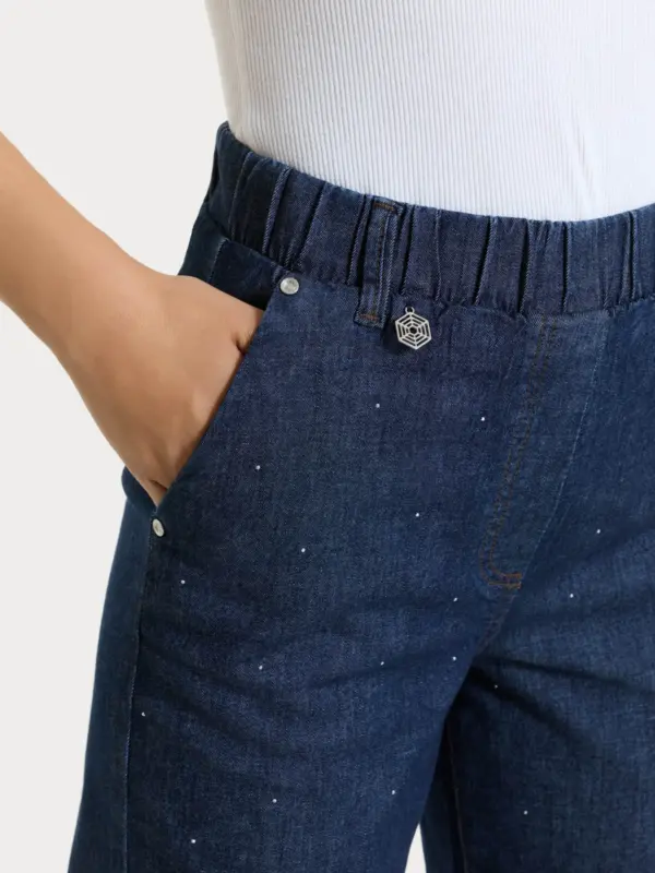pantalone indigo 3 JEANS CAROTA CON TASCHE E STRASS IN LIGHT DENIM